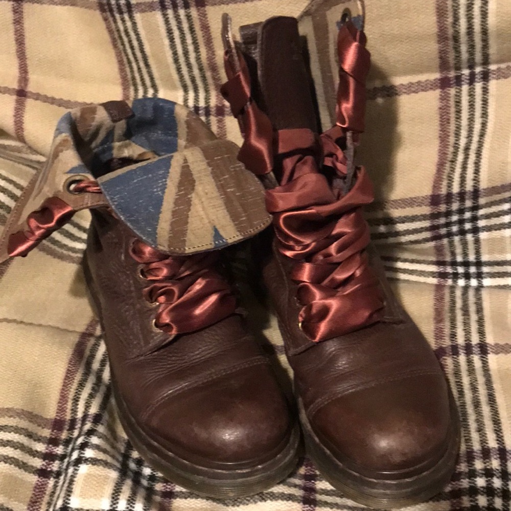 Dr. Martens Women's Aimilita